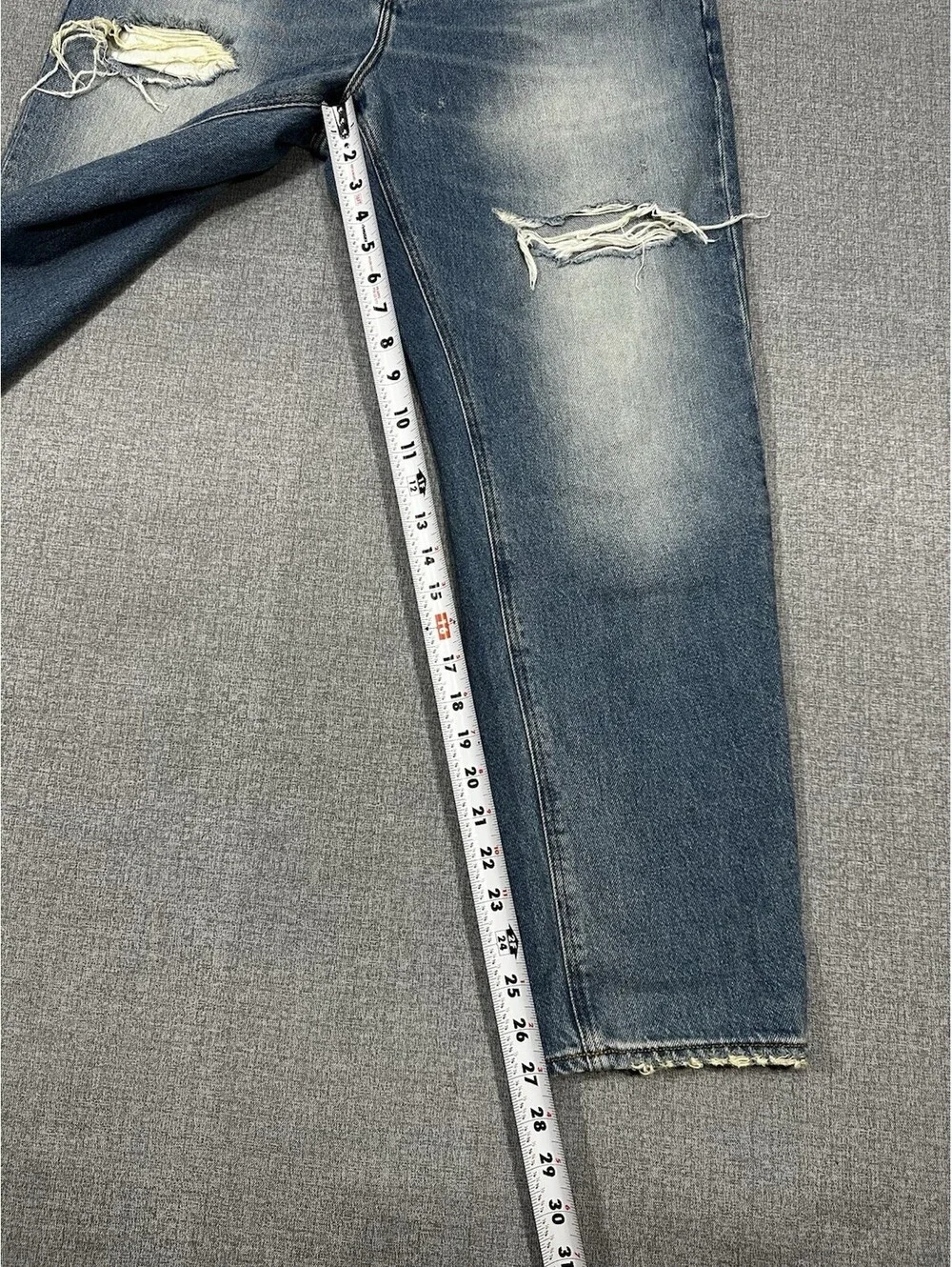 ASOS Design Men’s Distressed Slim Straight Jeans Blue Denim W33 L27